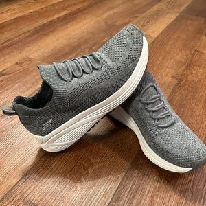 SKECHERS/brand new/ grey sneakers